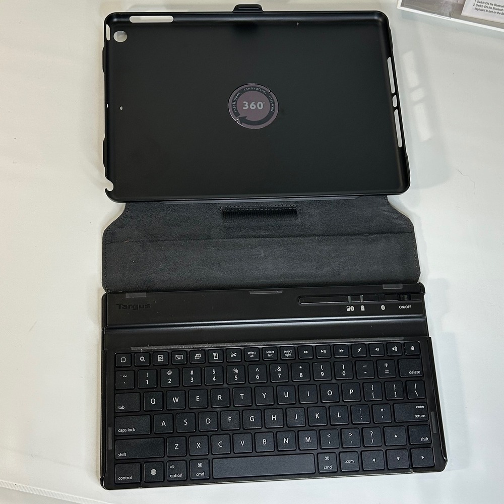 Targus Versavu Bluetooth Keyboard Case iPad Air 5th Gen THZ192US Tested